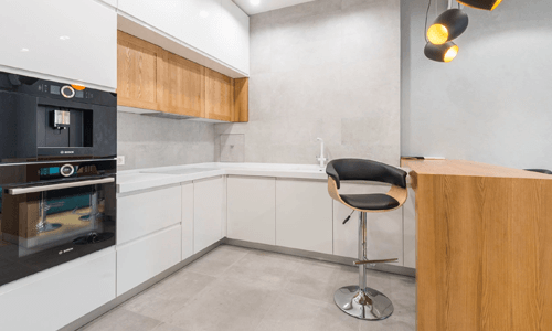 Picture of the all white Kitchen